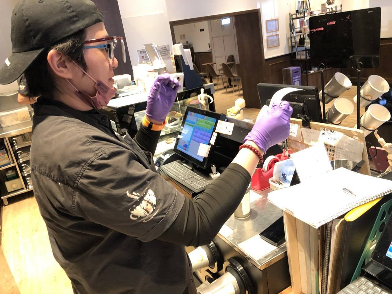 熟齡新鮮人逆轉職涯困境！中彰投分署導入數位工具靈活運用「職務再設計」